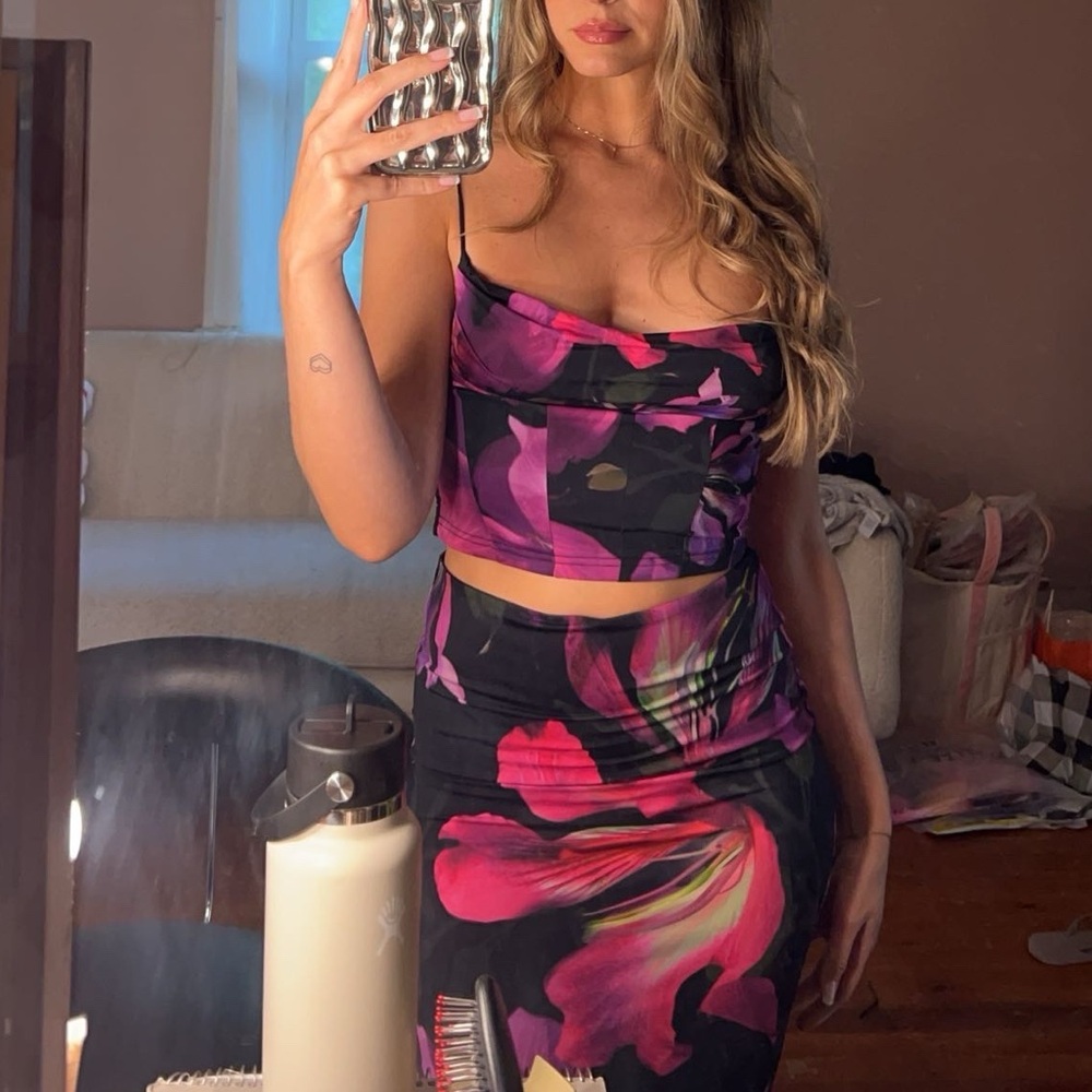 White Fox Boutique Purple Floral Top and matching Skitch